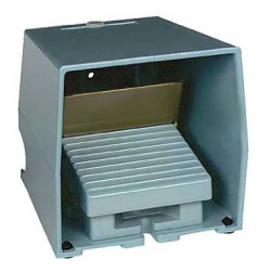 Schneider Electric Harmony XPE Łącznik nożny pojedyńczy z osłony, niebieski, XPEM510