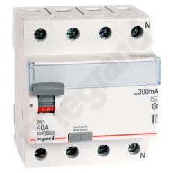 P304 TX3 40A/ 300MA/AC WYŁĄCZNIK RÓŻNICOWY 40A 4P 4M 300MA AC 10KA