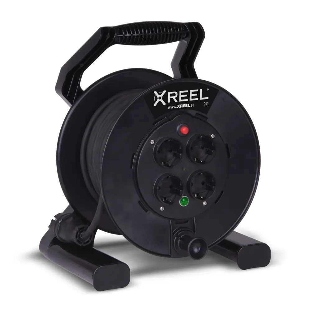 XREEL PRZEDŁUŻACZ ZWIJANY 50 MB 1-FAZ WYJŚCIE 4XGS Z TER. H05RR-F 3X1,5  WTYCZKA GUMOWA 16A IP20