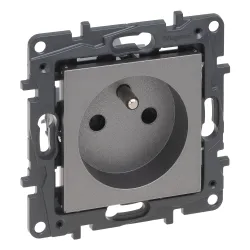 NILOE STEP MODUŁ STAL GNIAZDO 1X Z/U Z PRZESŁONAMI ZACISKI SPRĘŻYNOWE 16A 250V