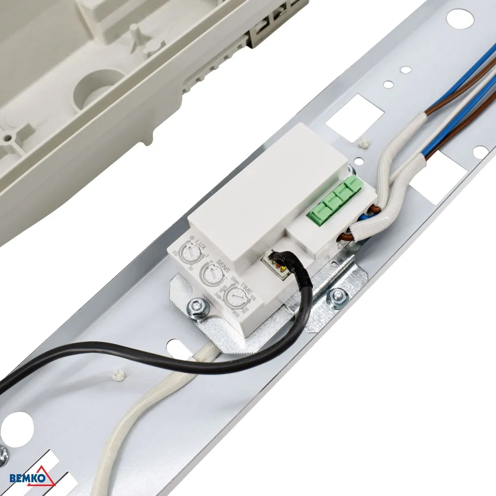 ARKOS SZARY/ BIAŁY OPRAWA LINIOWA HERMETYCZNA LED 60W NW 4000K 9900LM IP66 IK08 1200MM 120ST PC